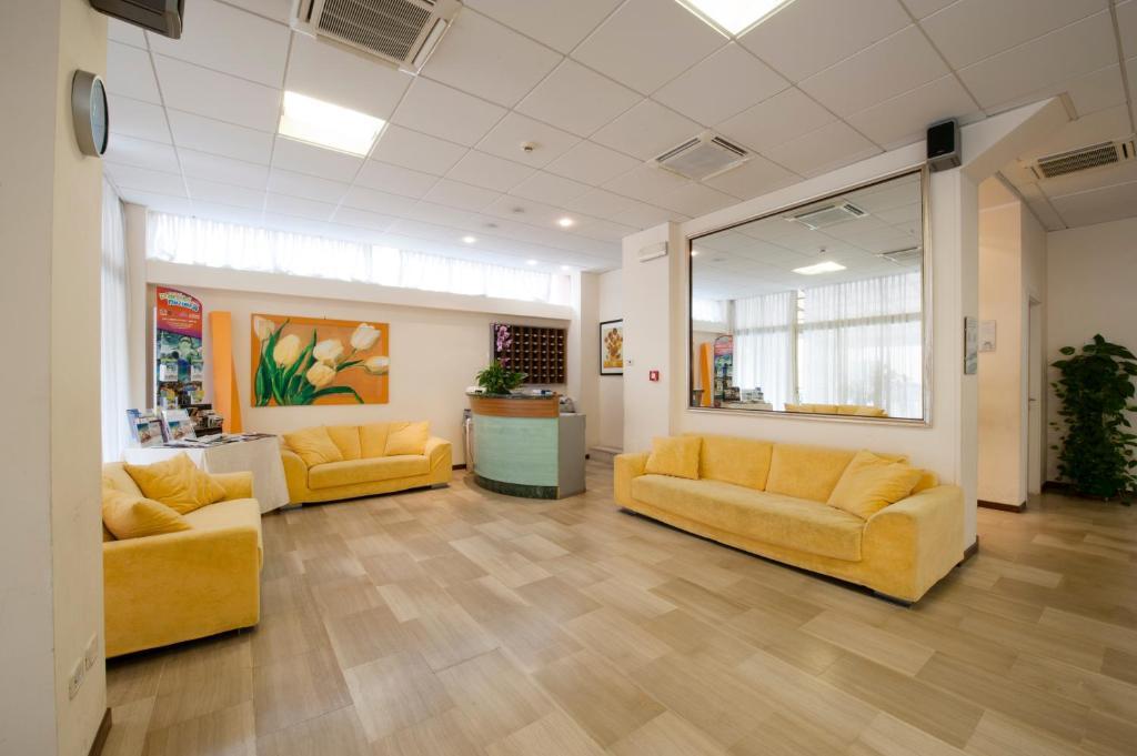 Hotel Royal Пезаро Екстер'єр фото